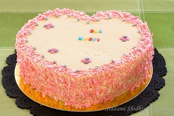 Tort z kremem mascarpone-kajmakowym / Sponge cake with mascarpone-caramel cream