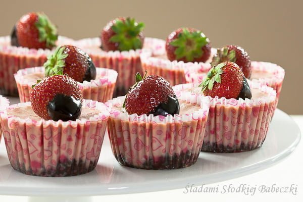 Miniserniczki truskawkowe / Strawberry mini-cheesecakes