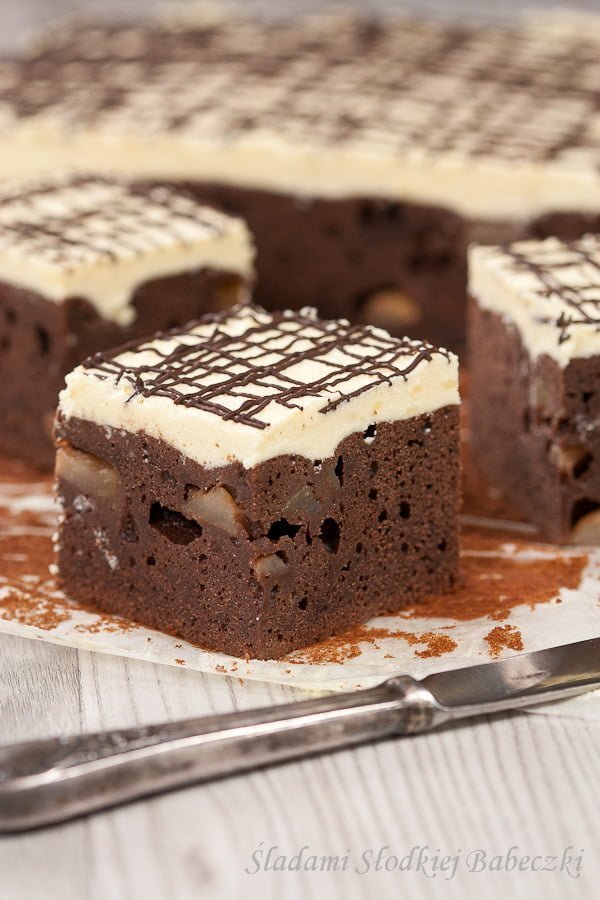 Ciasto czekoladowe z gruszkami | Chocolate cake with pears