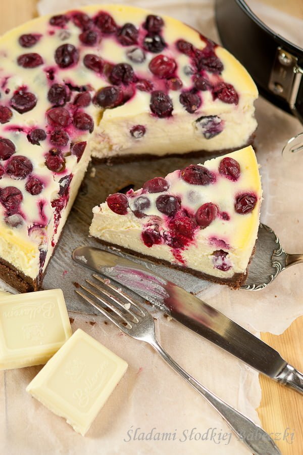 Sernik z białą czekoladą i żurawiną | Cheesecake with white chocolate and cranberries