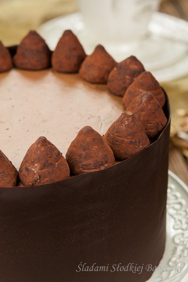 Tort czekoladowo truflowy